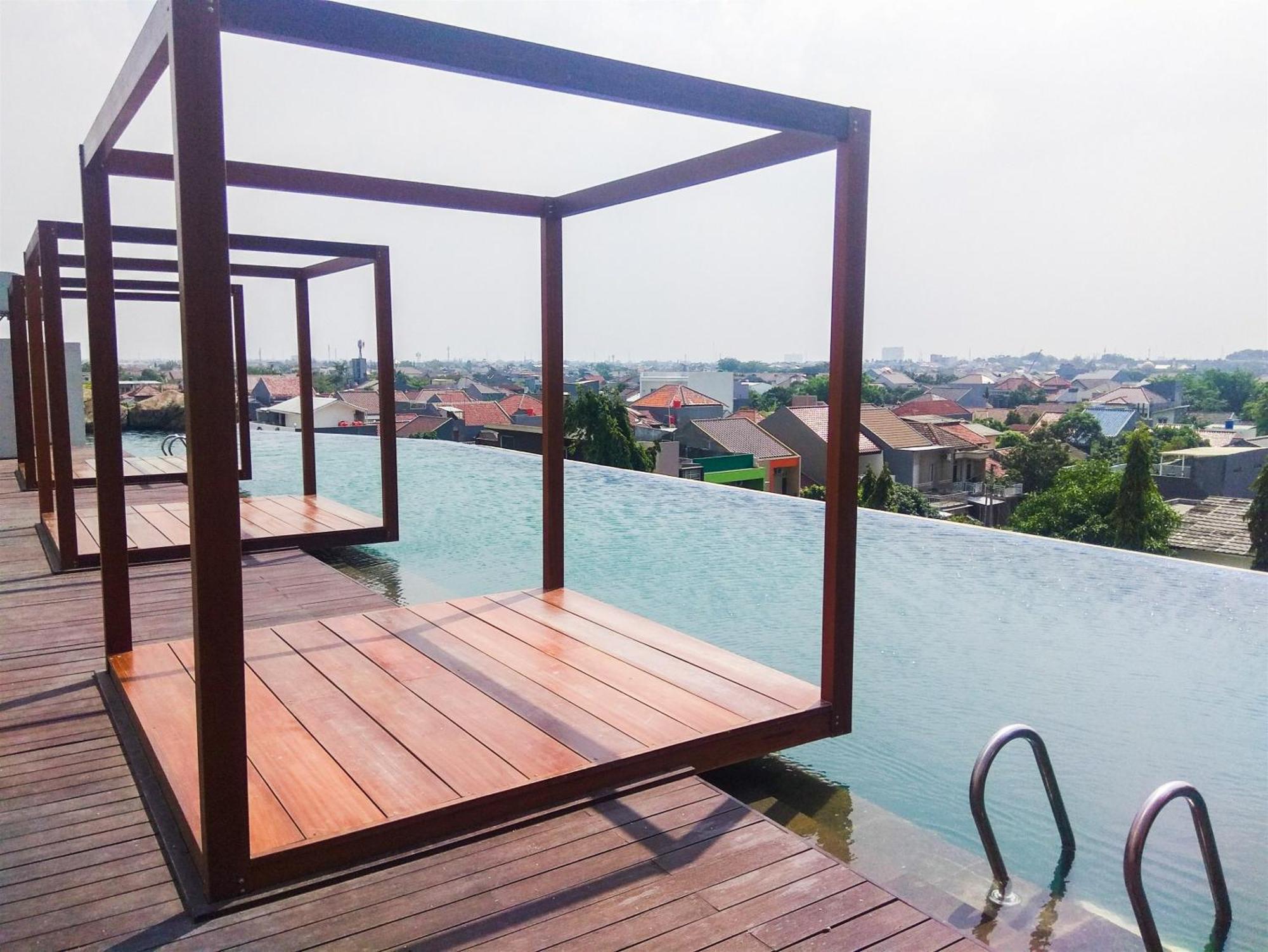 Comfort Living At Grand Kamala Lagoon Near Shopping Center By Travelio * Bekasi